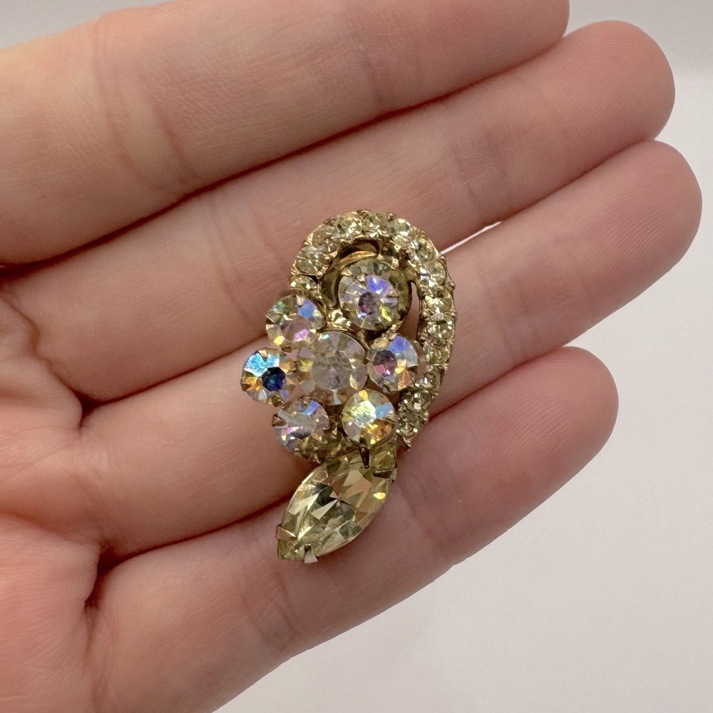 VINTAGE Aurora Borealis Crystal Flower Tack Pin
